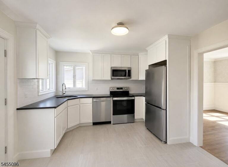 Property listing MLS 4048100 photo 7