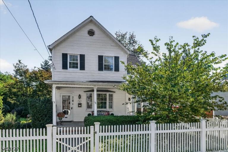 Property listing MLS 4048126 photo 2