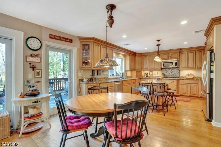 Property listing MLS 4048132 photo 12