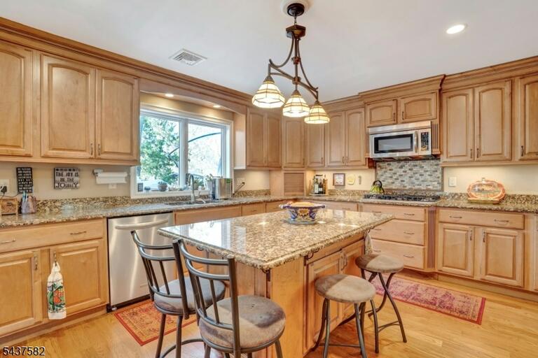 Property listing MLS 4048132 photo 13