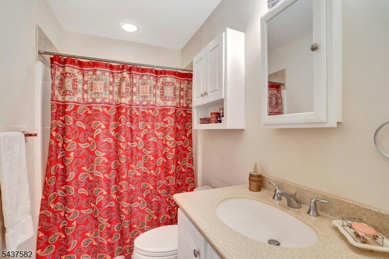 Property listing MLS 4048132 photo 30