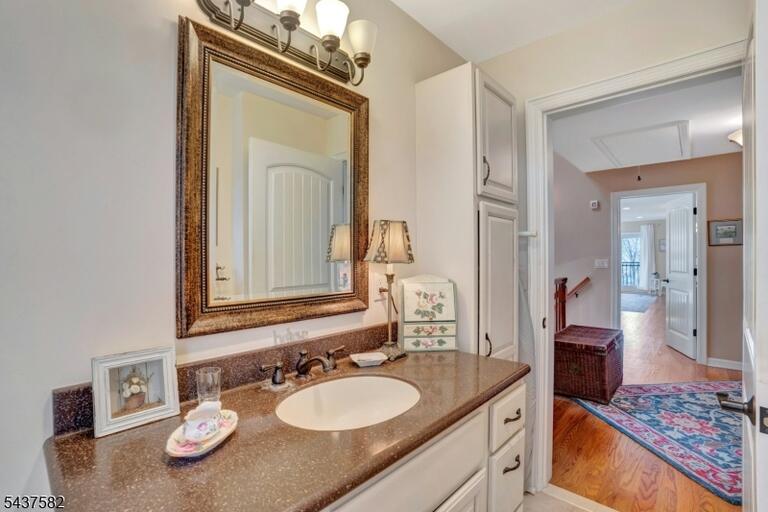 Property listing MLS 4048132 photo 32