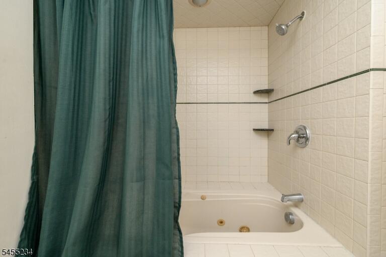 Property listing MLS 4048162 photo 23
