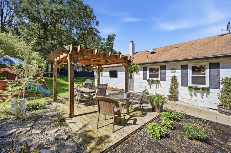 Property listing MLS 4048207 photo 21