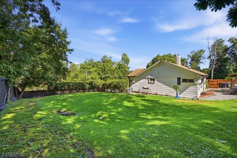Property listing MLS 4048207 photo 26