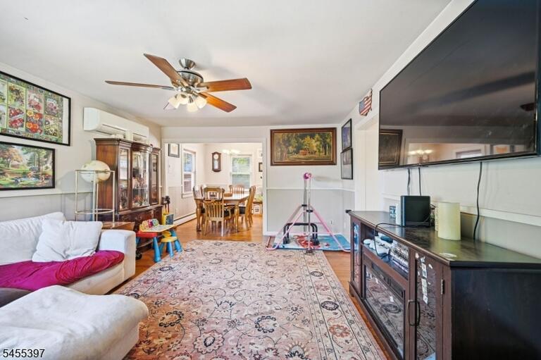 Property listing MLS 4048207 photo 4