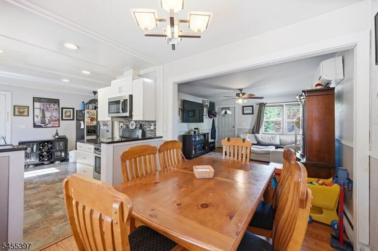 Property listing MLS 4048207 photo 7