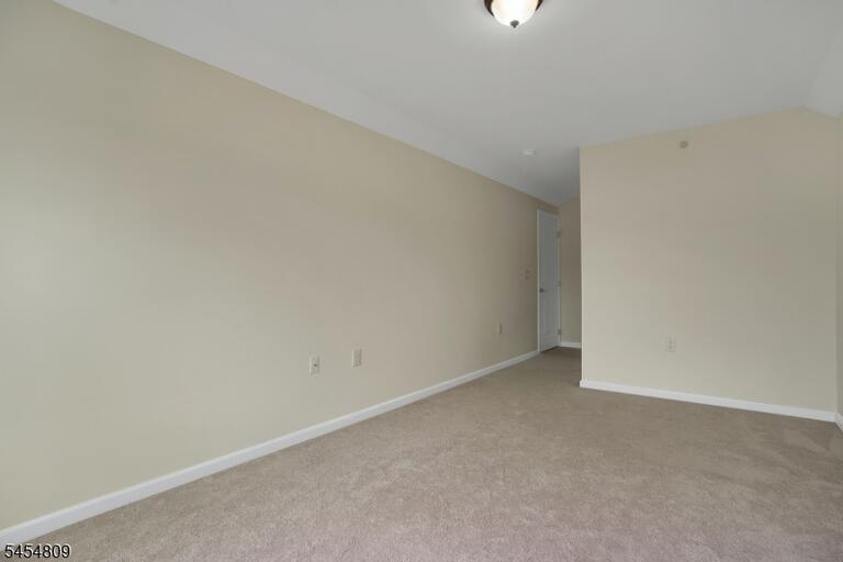 Property listing MLS 4048212 photo 18
