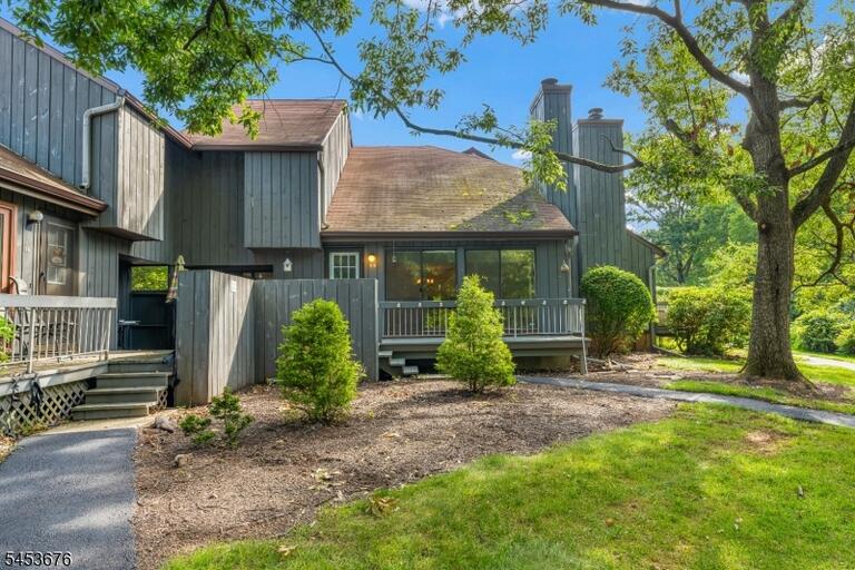 Property listing MLS 4048222 photo 1
