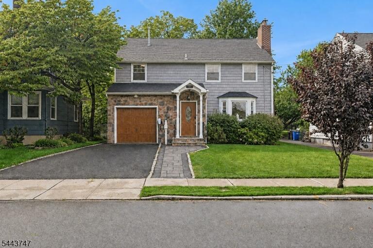 Property listing MLS 4048242 photo 1