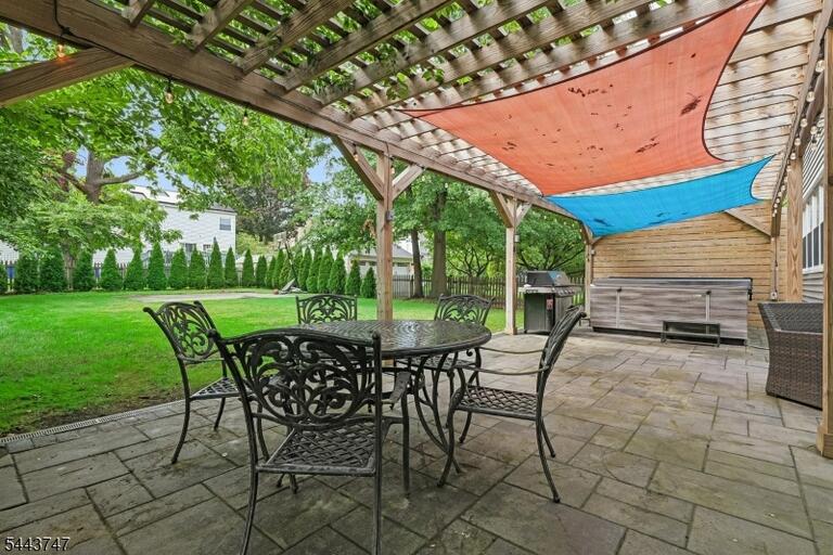 Property listing MLS 4048242 photo 43