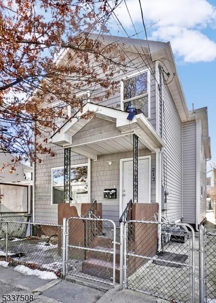 Property listing MLS 4048245 photo 1
