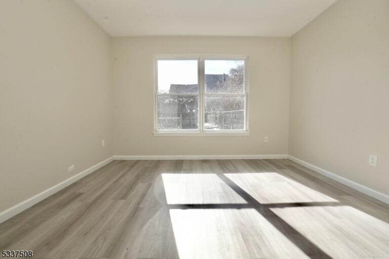 Property listing MLS 4048245 photo 7