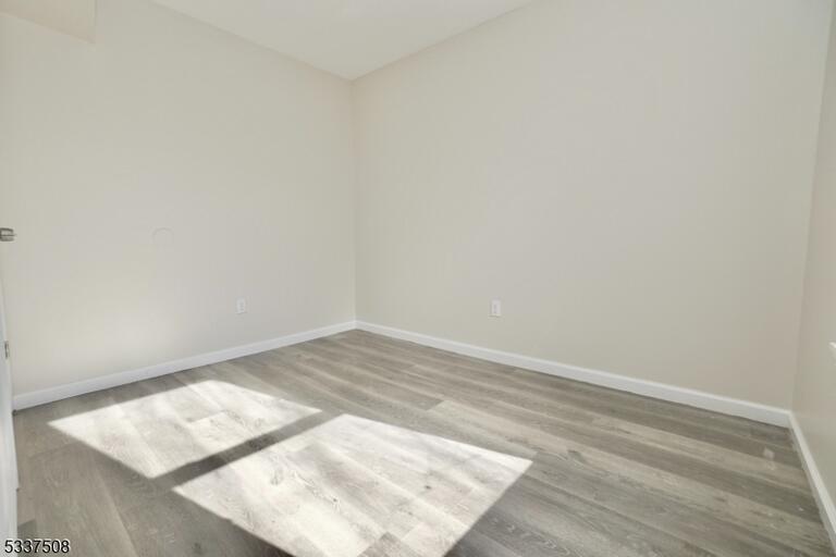 Property listing MLS 4048245 photo 9