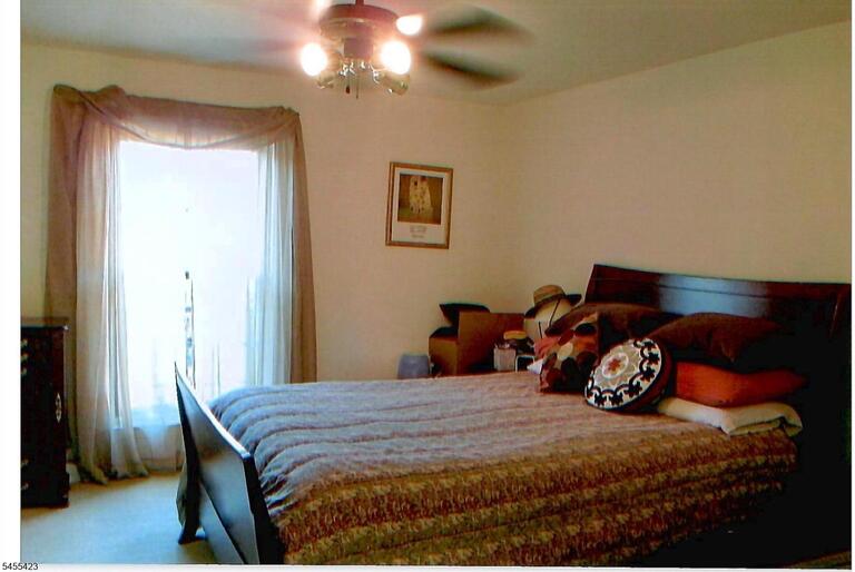 Property listing MLS 4048252 photo 10