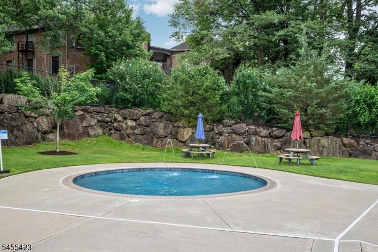 Property listing MLS 4048252 photo 27