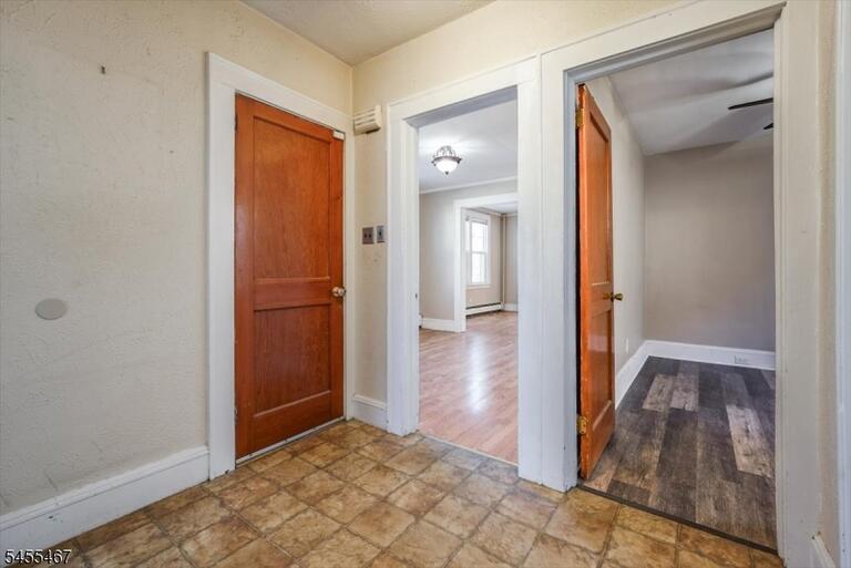 Property listing MLS 4048273 photo 11
