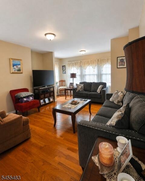 Property listing MLS 4048287 photo 1