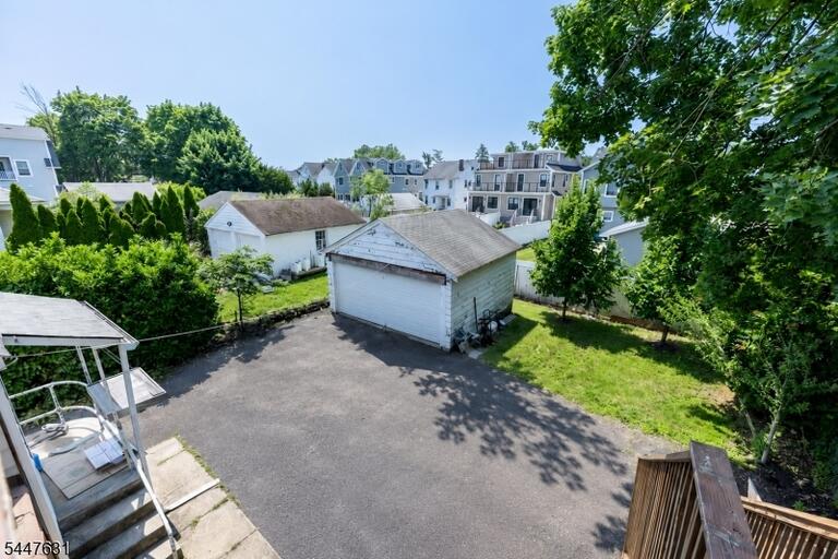 Property listing MLS 4048292 photo 2