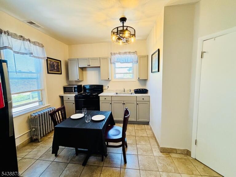 Property listing MLS 4048295 photo 1