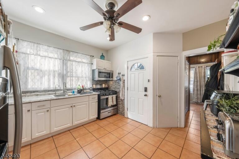 Property listing MLS 4048299 photo 23