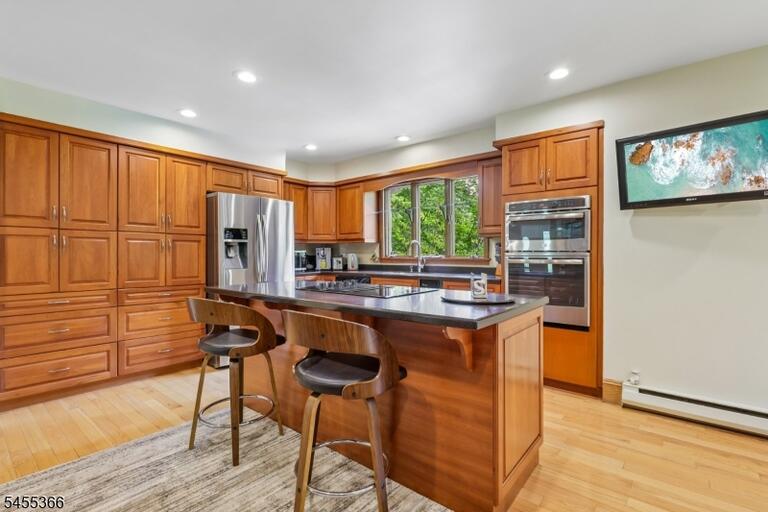 Property listing MLS 4048316 photo 16