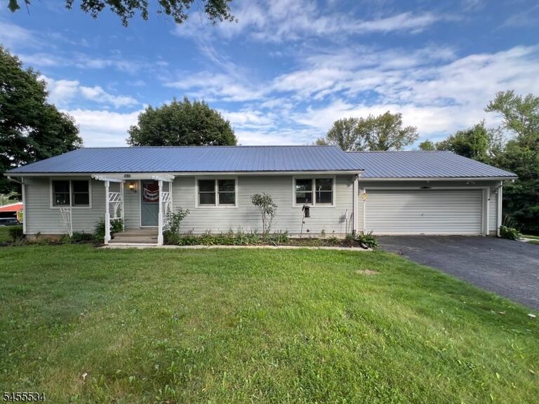 Property listing MLS 4048336 photo 3