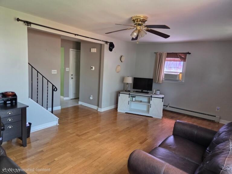 Property listing MLS 4048339 photo 3