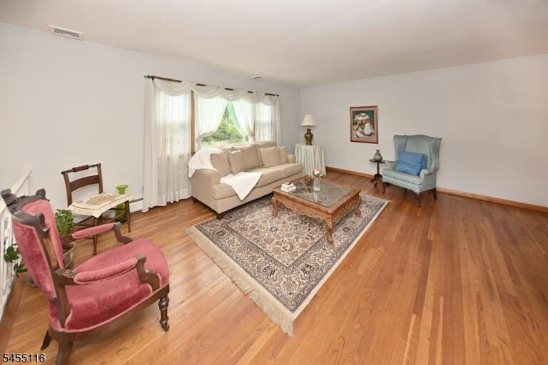 Property listing MLS 4048375 photo 5