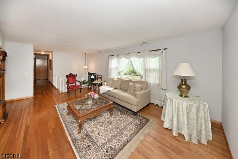 Property listing MLS 4048375 photo 6