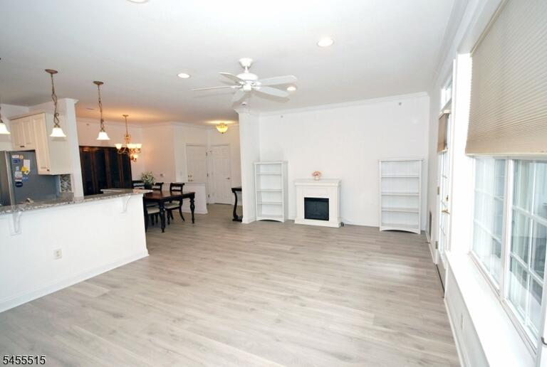 Property listing MLS 4048377 photo 9