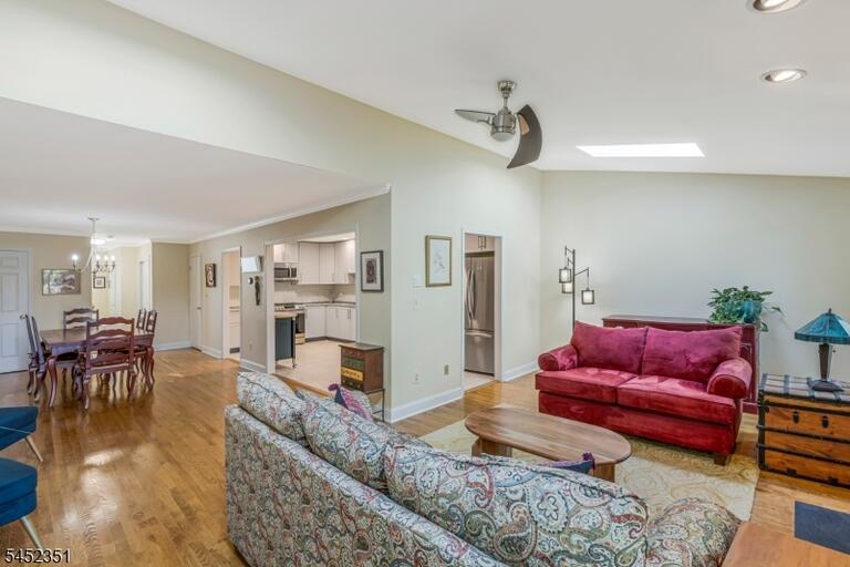 Property listing MLS 4048382 photo 12