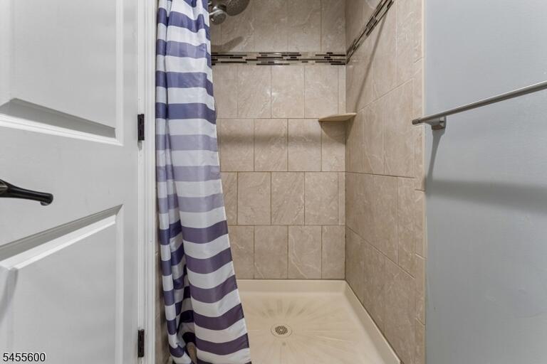 Property listing MLS 4048392 photo 29