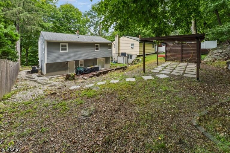 Property listing MLS 4048392 photo 6