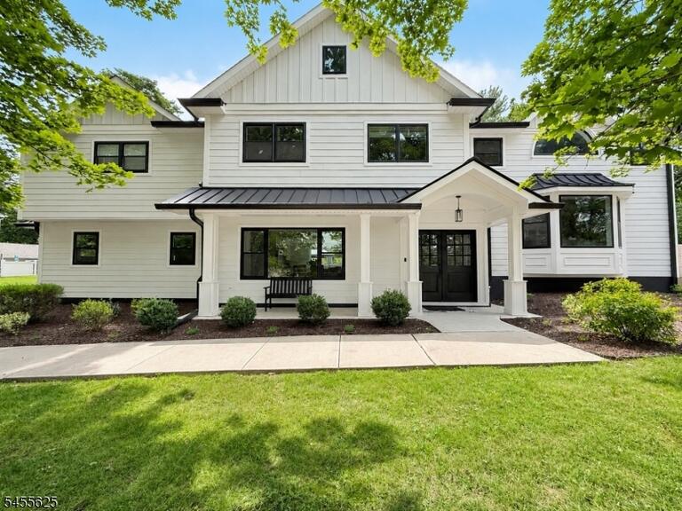 Property listing MLS 4048399 photo 1