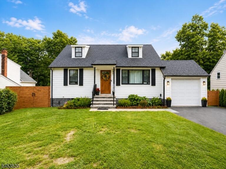 Property listing MLS 4048401 photo 1