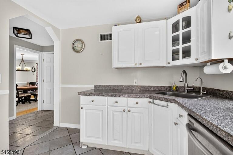 Property listing MLS 4048402 photo 10