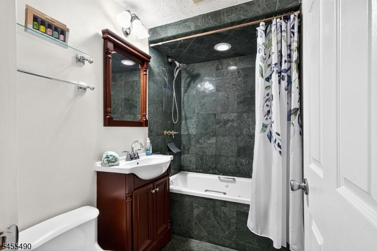 Property listing MLS 4048402 photo 12