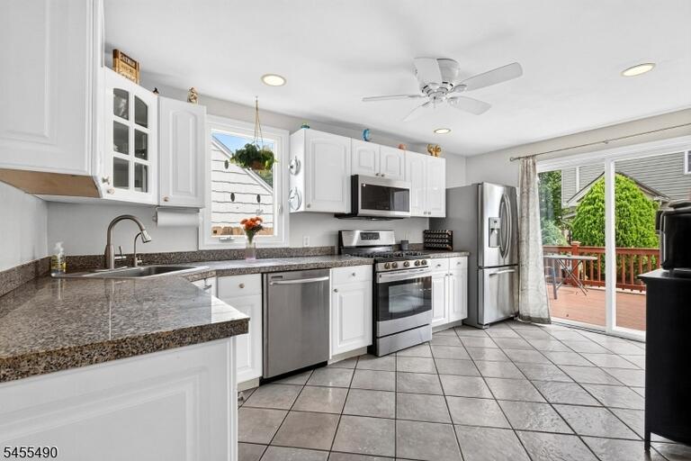 Property listing MLS 4048402 photo 7