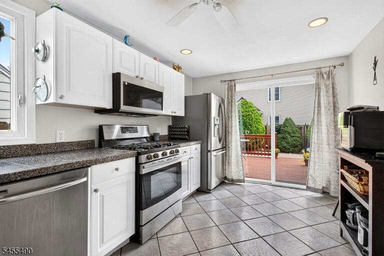 Property listing MLS 4048402 photo 8