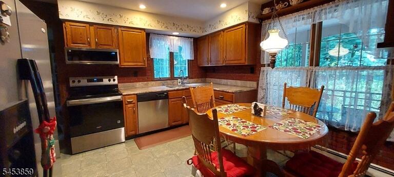 Property listing MLS 4048414 photo 22