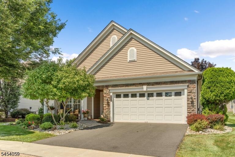 Property listing MLS 4048416 photo 1