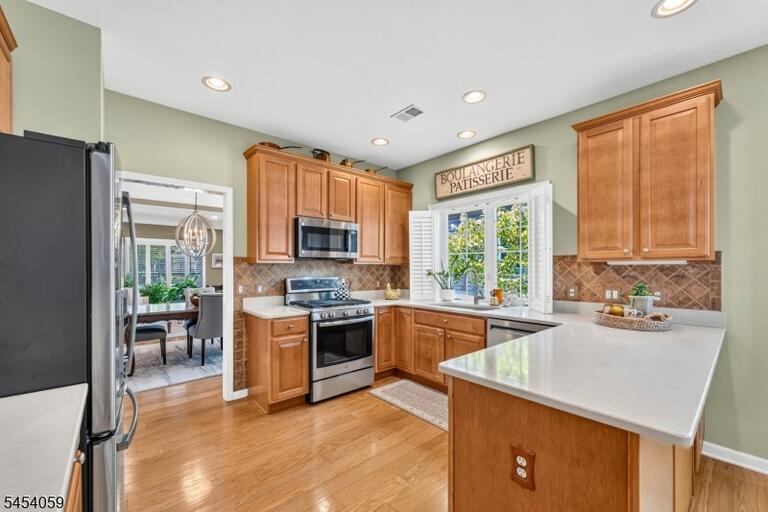 Property listing MLS 4048416 photo 12