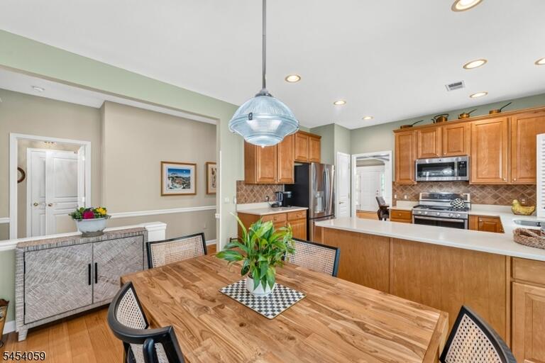 Property listing MLS 4048416 photo 18