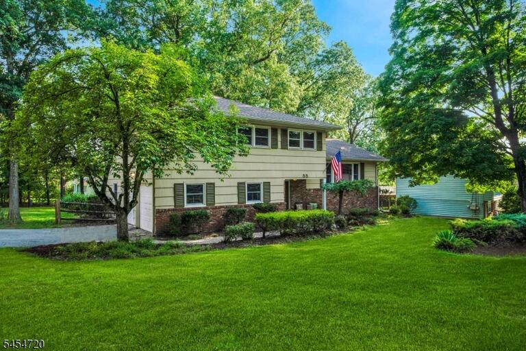 Property listing MLS 4048417 photo 1
