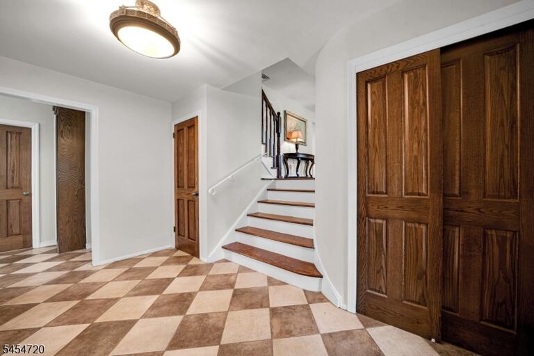 Property listing MLS 4048417 photo 3