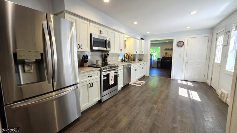 Property listing MLS 4048420 photo 14