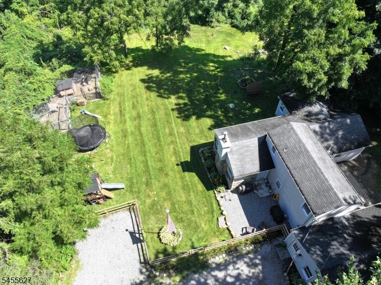 Property listing MLS 4048420 photo 3