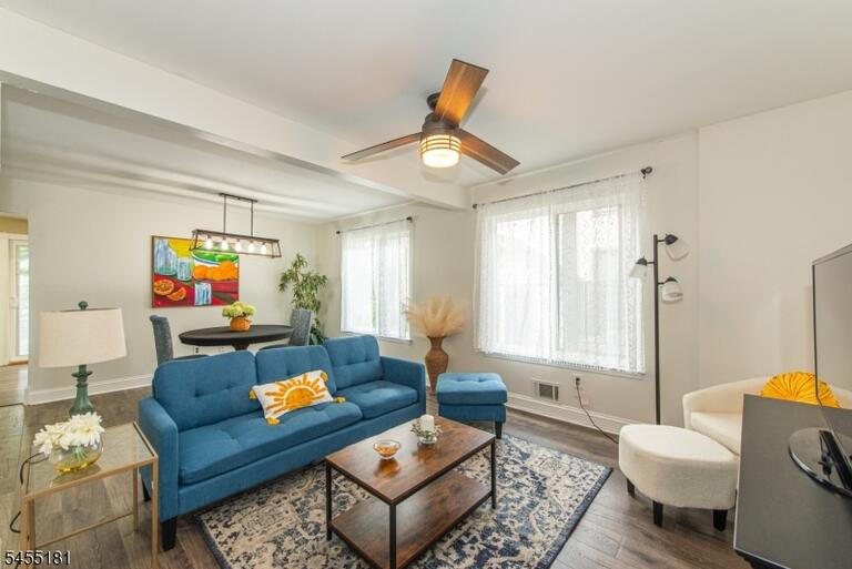 Property listing MLS 4048425 photo 1