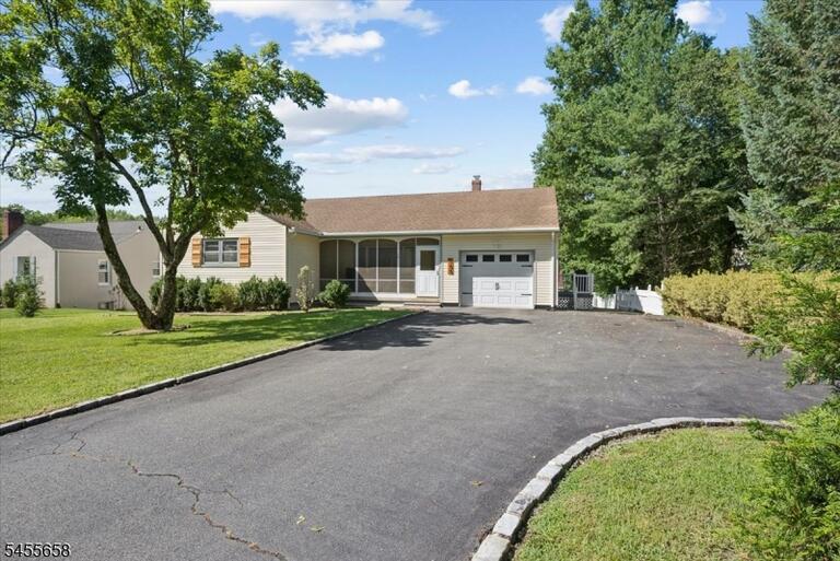 Property listing MLS 4048436 photo 3
